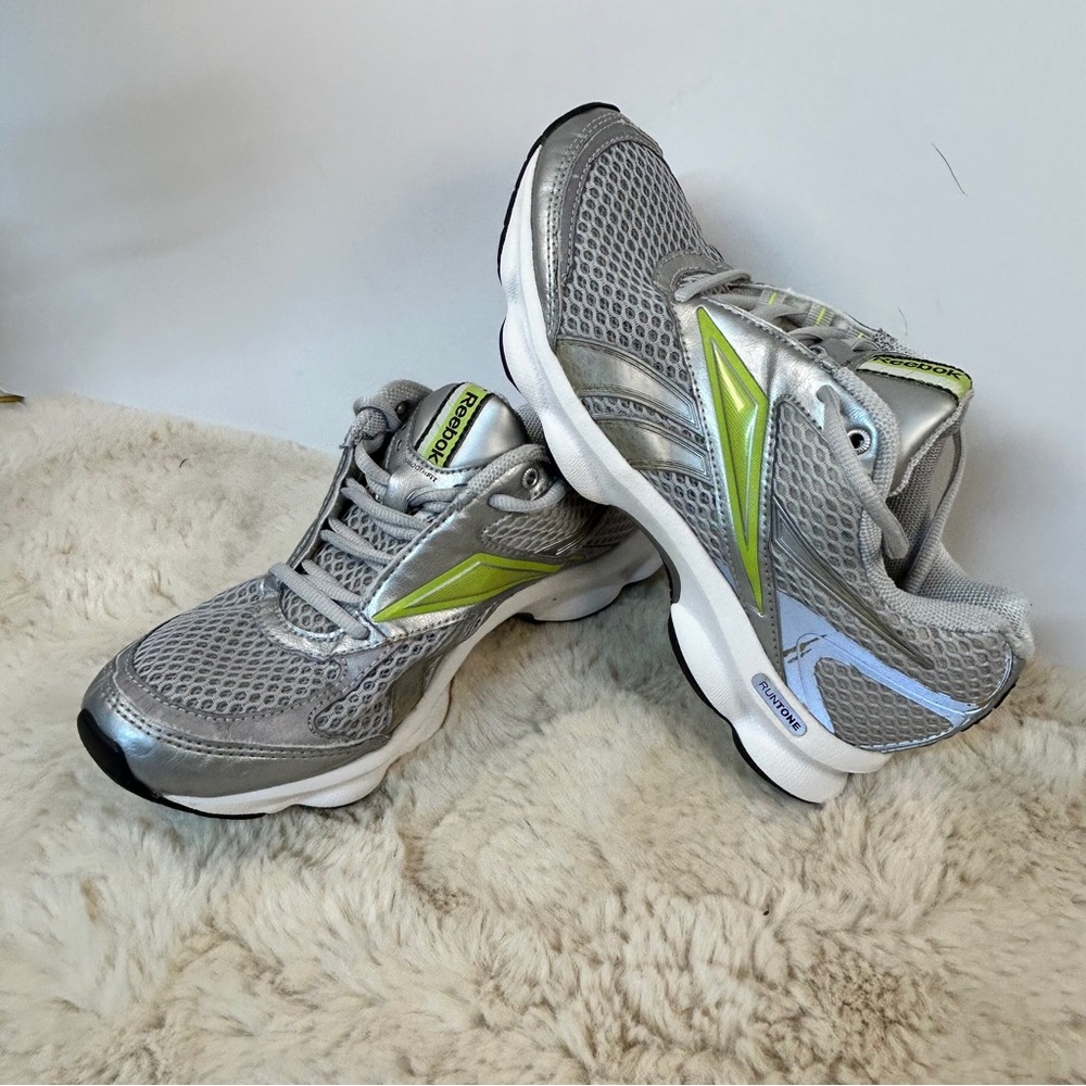 Reebok‎ Silver and Green Women's Sneakers 6.5